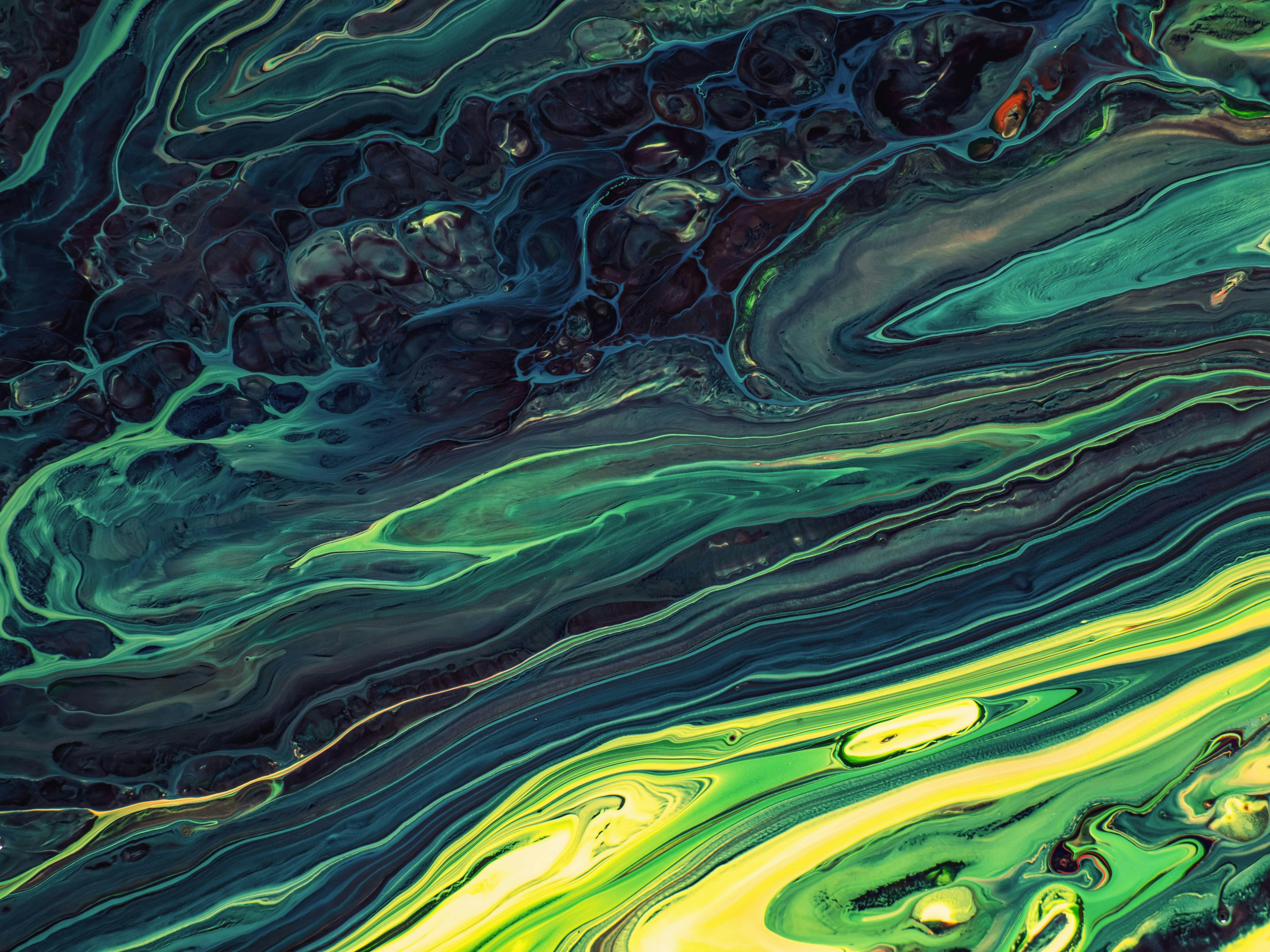 vagues verts clairs sur fond vert foncé